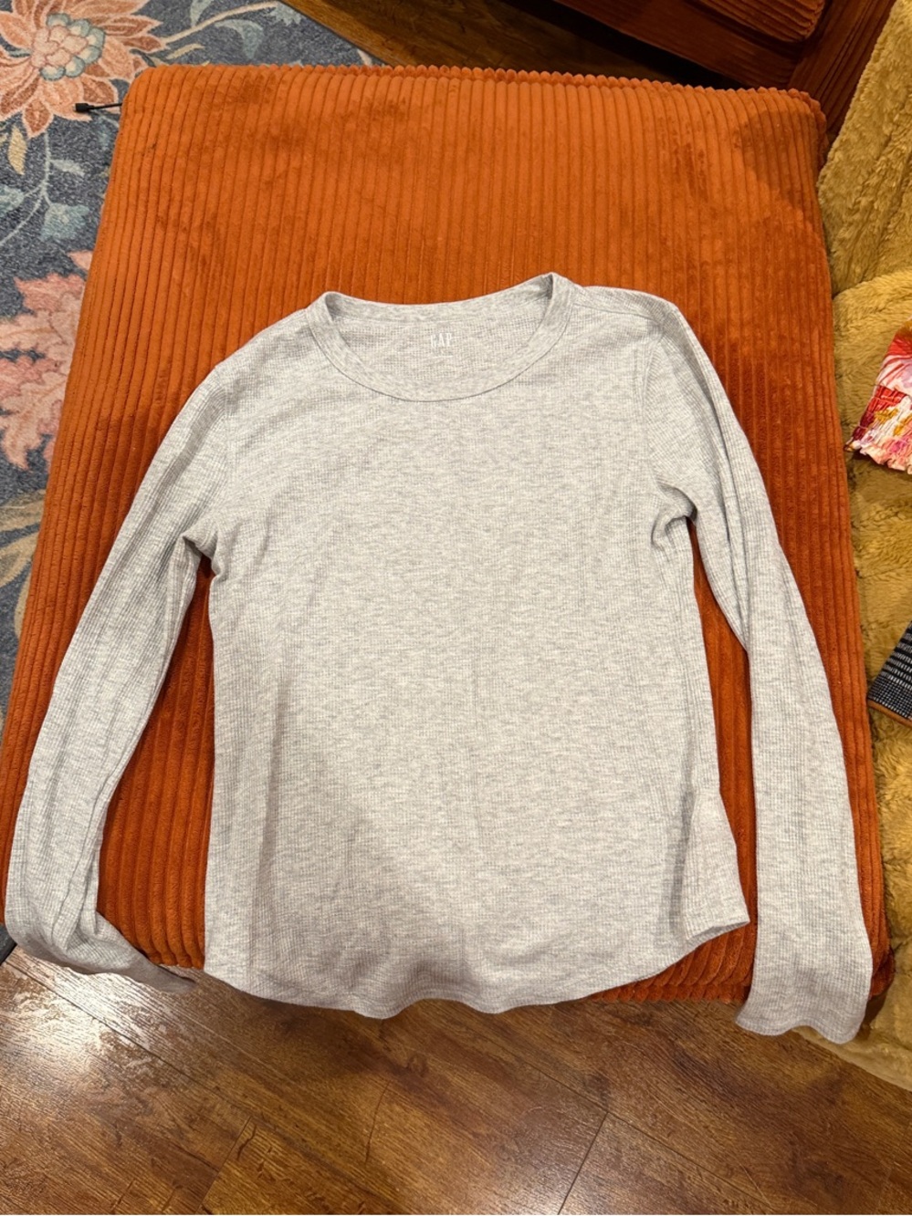GAP Heather Gray Long-Sleeve Crewneck Tee